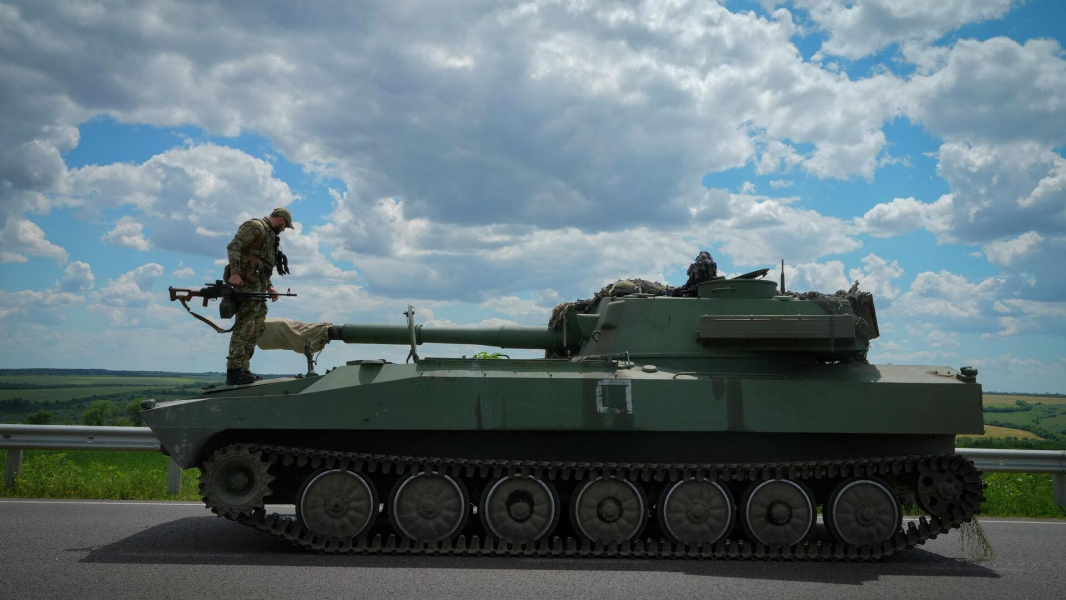 Марочко: на севере ЛНР уничтожили украинская САУ "Гвоздика" вместе с расчетом Марочко: на севере ЛНР уничтожили украинская САУ "Гвоздика" вместе с расчетом