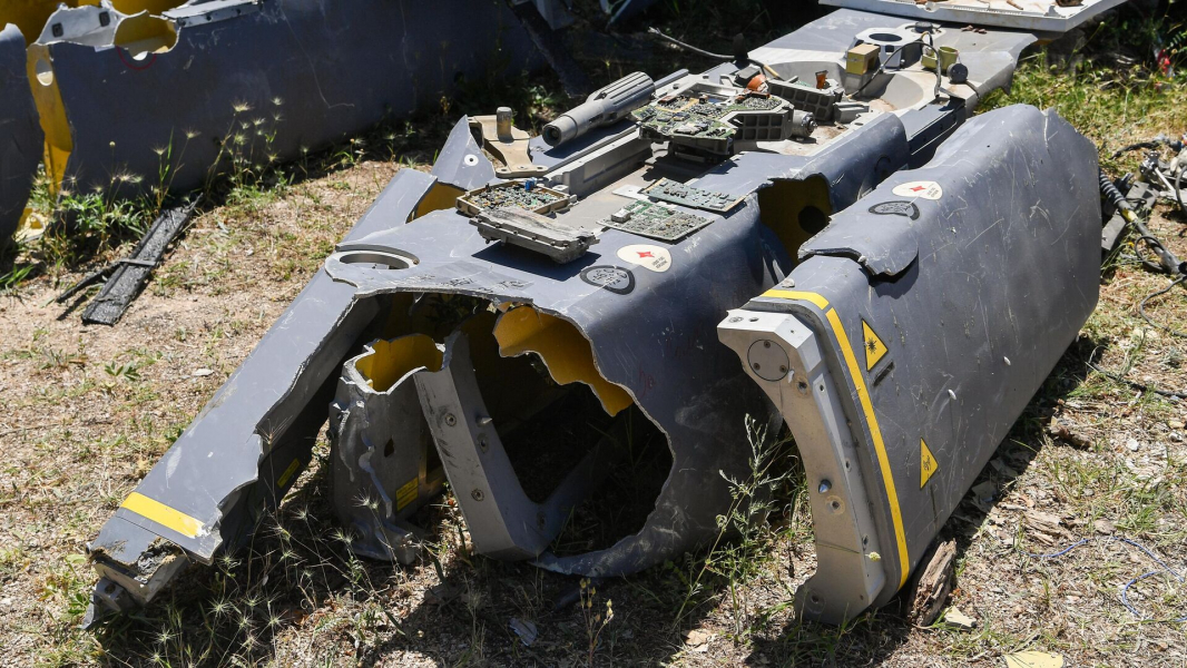 Российские специалисты приступили к изучению боевых частей ракеты Storm Shadow Российские специалисты приступили к изучению боевых частей ракеты Storm Shadow