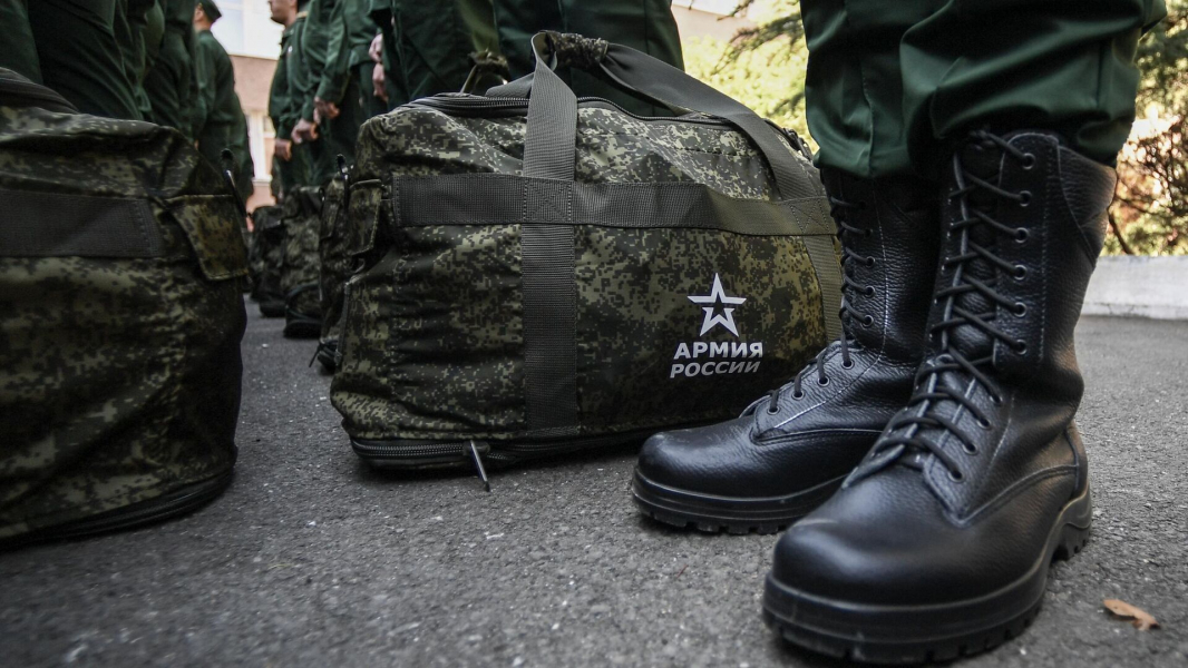 Песков: увеличение численности армии связано с ростом числа угроз