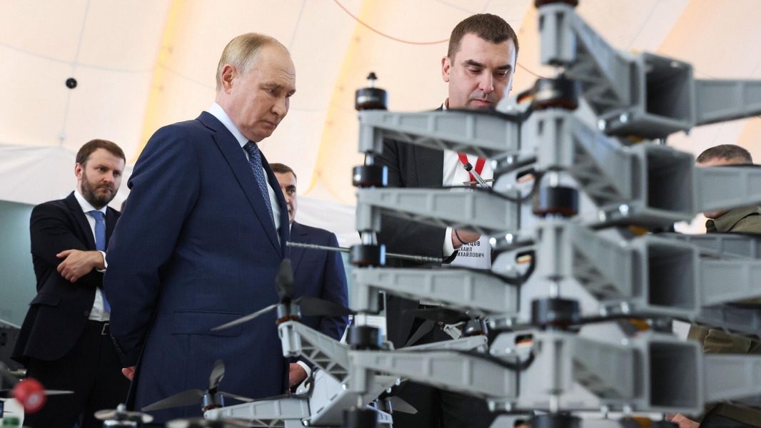 Путин: серийный выпуск беспилотников будут вести на базе 48 специальных центров Путин: серийный выпуск беспилотников будут вести на базе 48 специальных центров