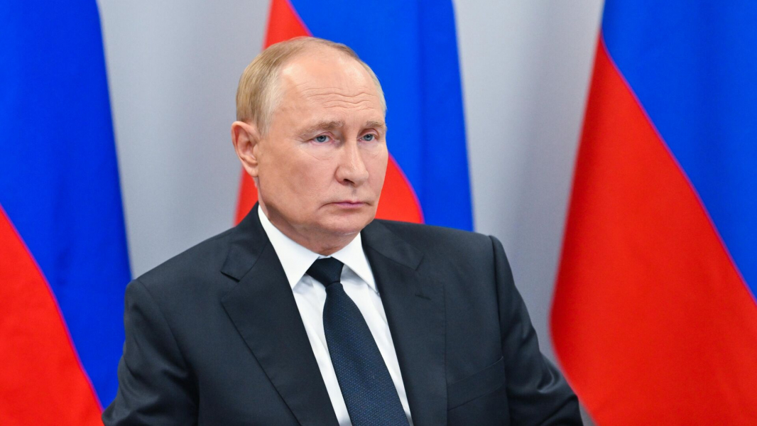 Путин: РФ продолжит укреплять ВМФ и все виды войск, наращивать их возможности Путин: РФ продолжит укреплять ВМФ и все виды войск, наращивать их возможности