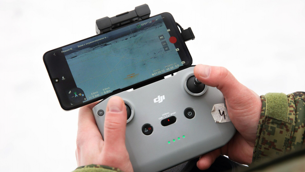 МО: ВС России поразили с помощью "Ланцета" украинский БТР в Курской области МО: ВС России поразили с помощью "Ланцета" украинский БТР в Курской области